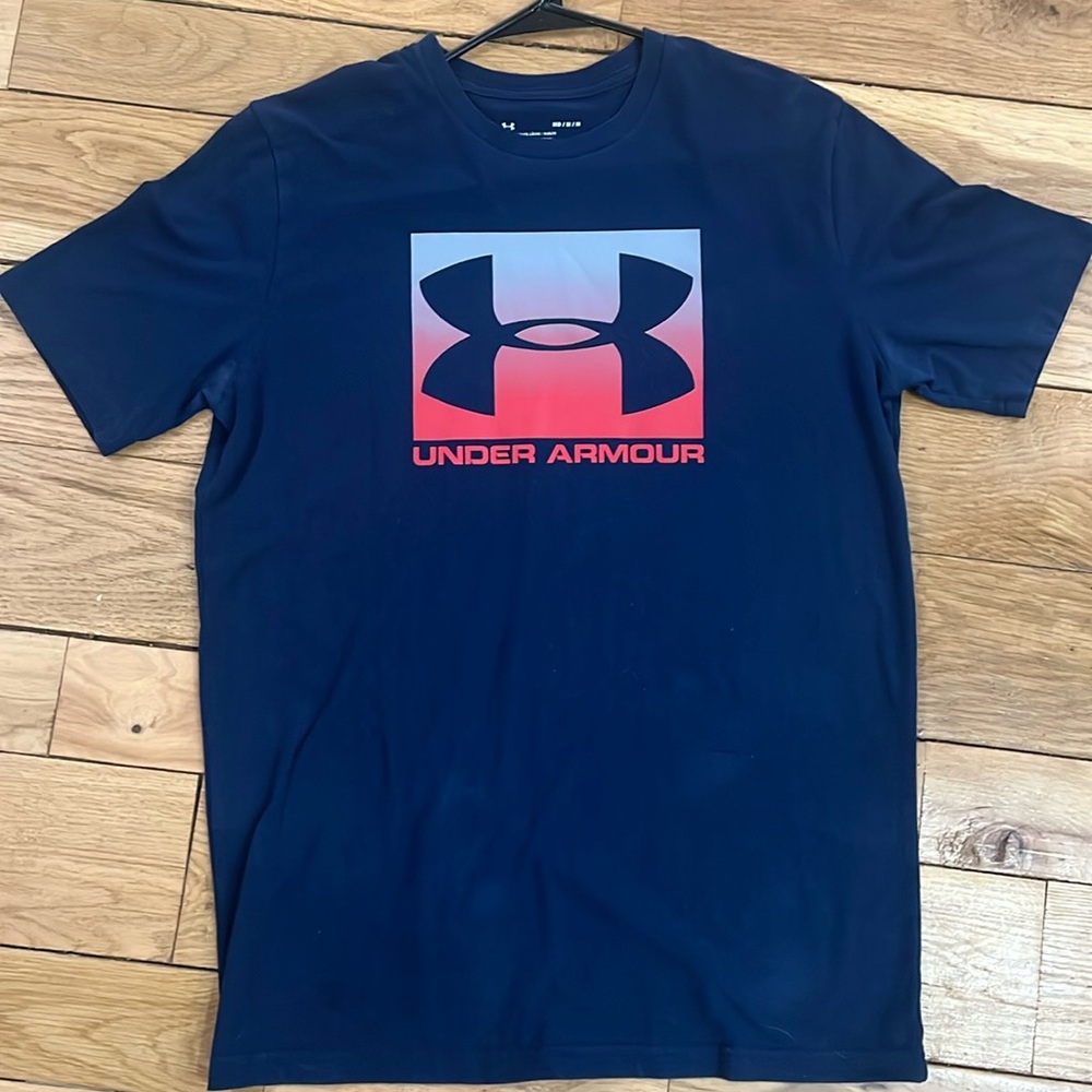 2/30 UA Heat Gear Medium Shirt
